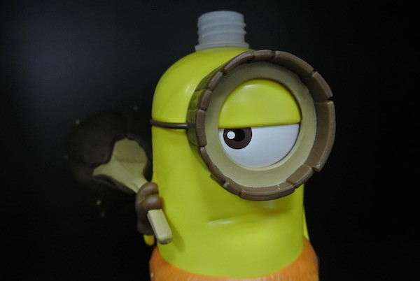 Hawail Style Minions Cartoon Shampoo Bottle With Cute Weapon Yellow / Brown Color