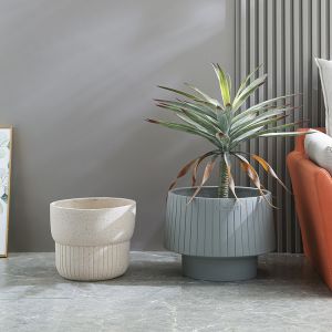 Rust Resistant Fiber Clay Planters Smooth Surface Easily Assembled