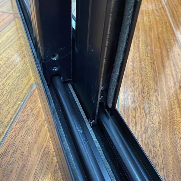 Windproof Aluminum Sliding Windows With Powder Coated Frame Insect Screen