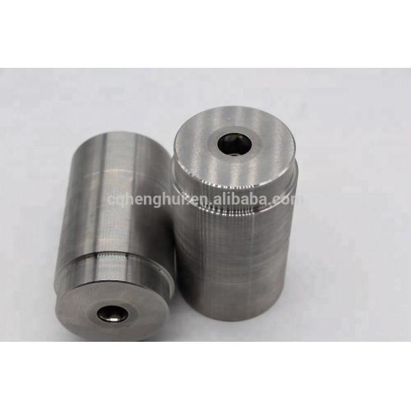 Multi-station cold heading machine nut forming die