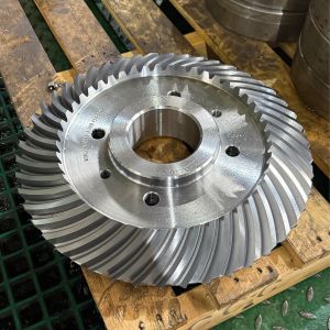China Customized 58-62 HRC Spiral Bevel Gears with Gear Teeth Grinding for High-Performance Application on sale