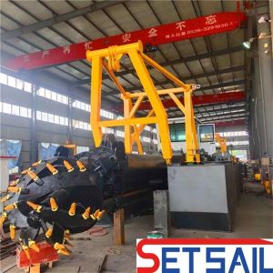 28 Inch Water Flow 7000m3 Cutter Suction Dredger with 160kn Swing Winch Pulling