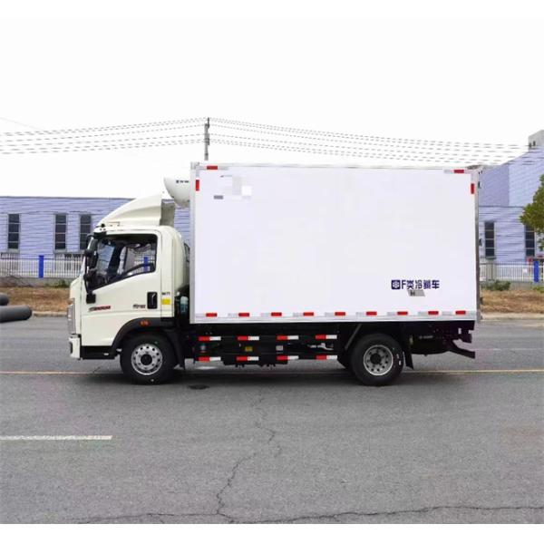 New Brand HOWO 4x2 4.2M Single Row Van Refrigerator Truck Wagon