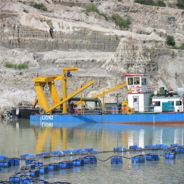 Gold Mining Winch and Spud Carrier Mini Hydraulic Dredger with Low Maintenance Cost