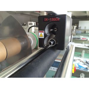 Flow Wrapper Candy Packing Machine With Double Frequency Inverter Auto Tracking