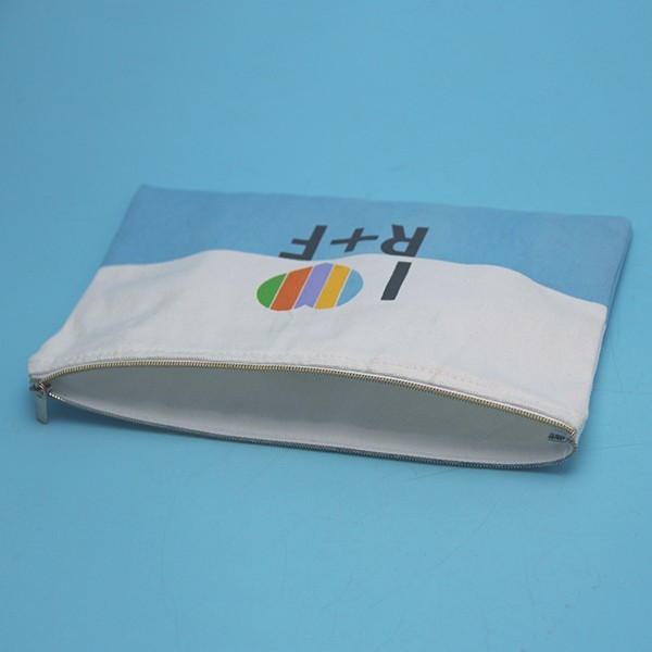 Recycled Long Travel Makeup Bags , Customized High End Logo Zipper Toiletry Bag