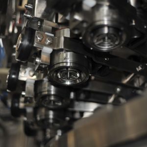 Soft Drink Pop Automatic Can Sealer Carbonated Can Filling Machine