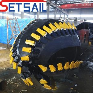 1800m3 Soild Capacity 26inch Diesel Engine Cutter Suction Dredger with Spud