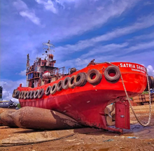 Reliable Marine Rubber Airbag Customized Diameter 0.6-2.8m For Landing And