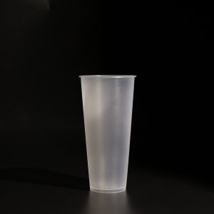 China Customized PP Disposable Plastic Drinking Cup with Lid for Cold Drinks on sale