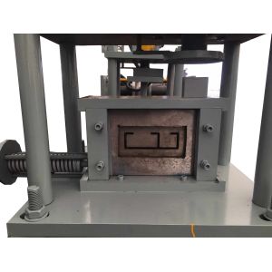 High Speed C Section Purlin Roll Forming Machine With Chain Transmission