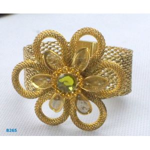 Elegant designs and excellent finishing Alloy + Metal Jewelry Metal Bangles