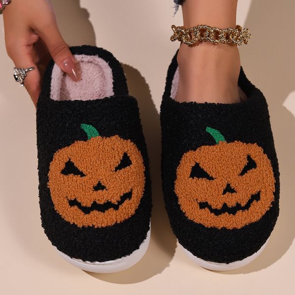OEM Design Women's Indoor Slippers Holiday Halloween Pumpkin Slippers For Gifting