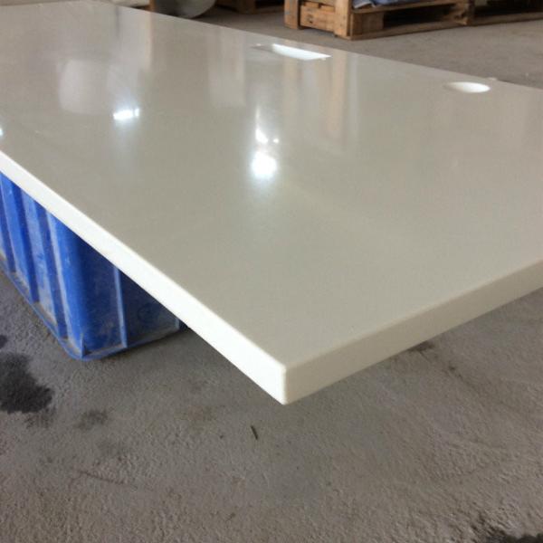 Buy White Quartz Countertops Colors For Kitchens Cracks Resistant 3200*1800mm Size at wholesale prices