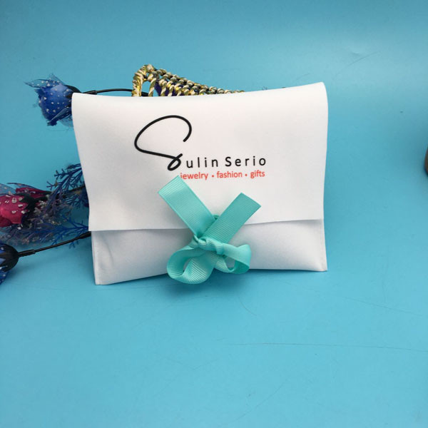 Buy Wear Resistant White Velvet Pouch , Customized Locked Fabric Jewelry Pouch at wholesale prices