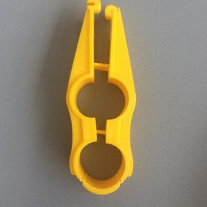 Broiler Nipple Drinker Plastic Pipe Hooks Yellow PVC Pipe Hook