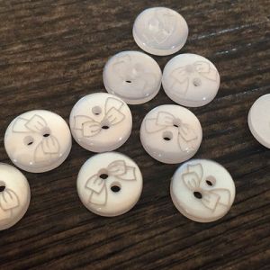 Wholesale Pearly Lustre Sewing Shirt Plastic Resin Button