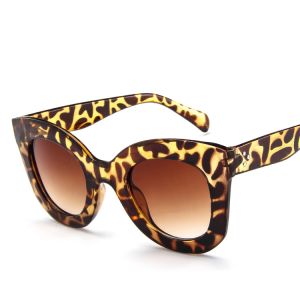 Butterfly Frame Sunglasses Fashionable Unisex Square Solaires