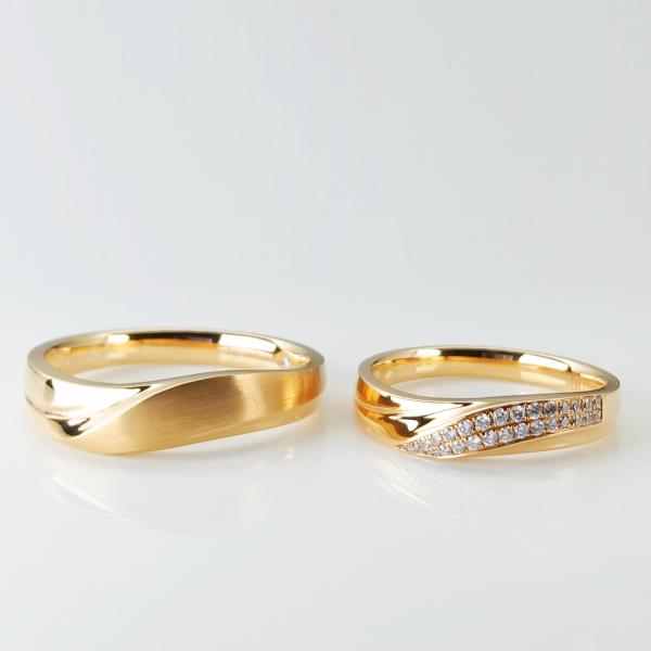 Buy Intense Design Feeling Men20 Women13 18k Gold With Diamond Ring at wholesale prices