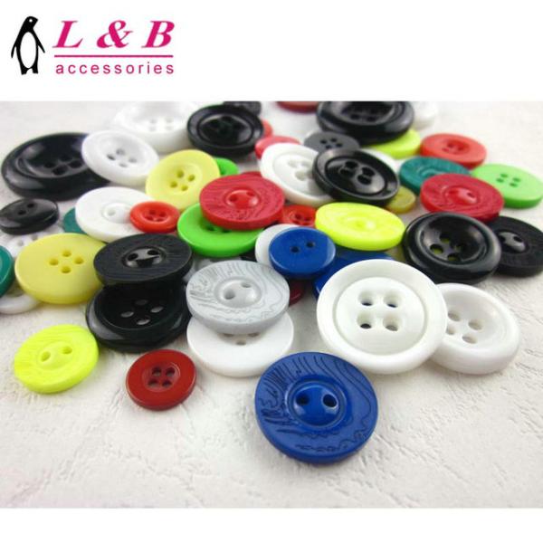 2013 colorful 2/4-hole/shank,white/black/yellow/blue/white plastic buttons for garments