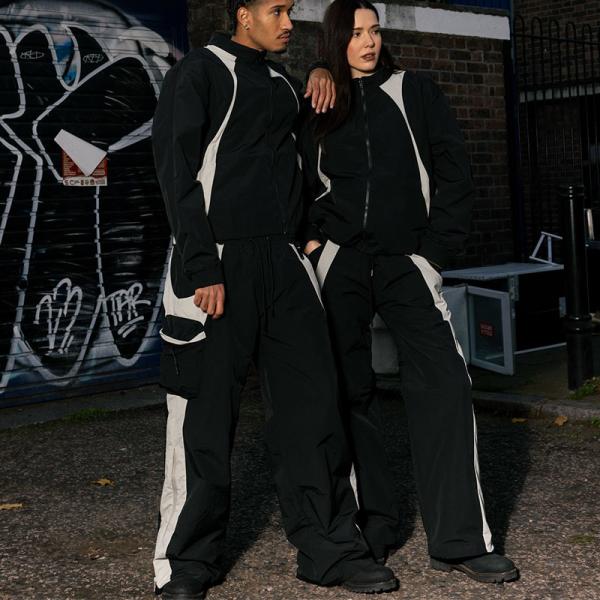 Wind Resistance Zip Up Jacket Jogger Set Mens Nylon Tracksuit Set For Spring Season