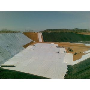 High Tensile Strength Geosynthetic Clay Liner with Waterproof Bentonite Membrane