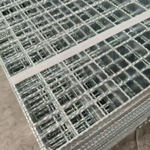 Interlocking Steel Grating, Flexible and Convenient Combination