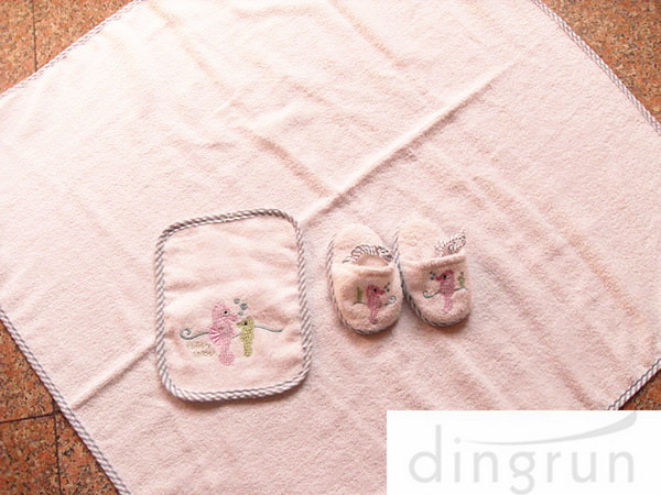 Buy Machine Washable Newborn Baby Hooded Towels OEM / ODM Acceptable at wholesale prices