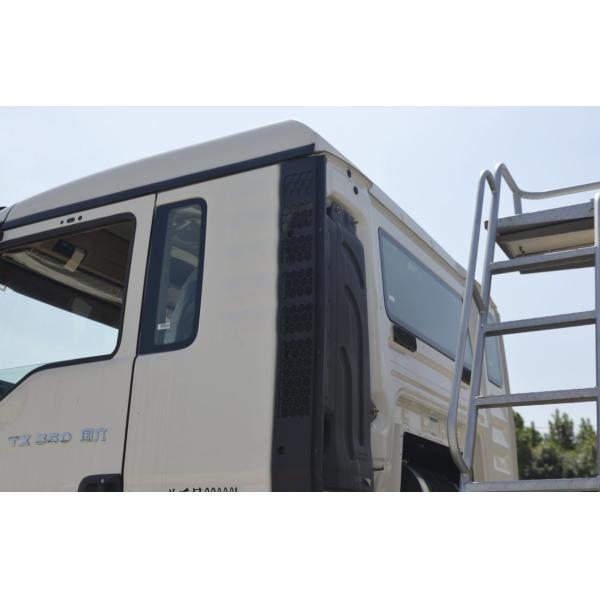 SINOTRUK HOWO TX Fuel Oil Tank Truck 350HP 8X4 Fuel Oil Delivery Truck