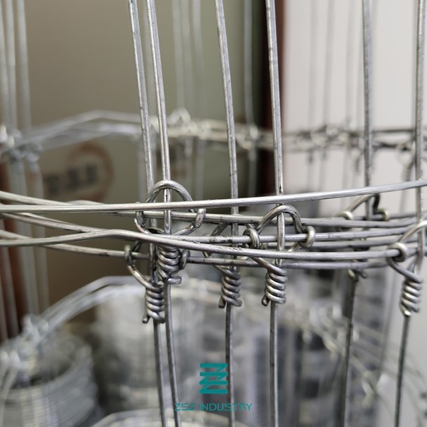Quality Protective Fixed Knot Fence Galvanised Wire Mesh Roll High Tensile Silver Color for sale