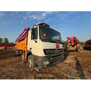 Refurbished 52m Concrete Pump Truck with Mercedes-Benz Chassis works well
