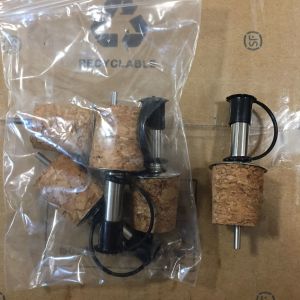 Hot Sale Cork Stainless Steel Oil/Wine Pourer with Cork Stopper, Good Quality and Competitive Price