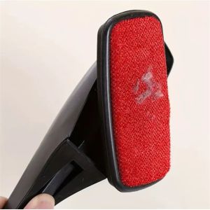 Lint brush with rotating head