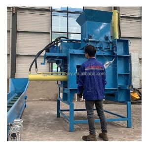 Wood Shavings Bedding Baler Bagging Packing Machine for Customized Bale Size