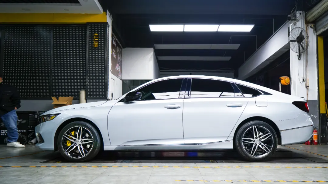 Front Big Brake Kit 6 Piston Caliper with 355x32mm rotor BBK auto brake system For Honda Accord 18 Inch car rim