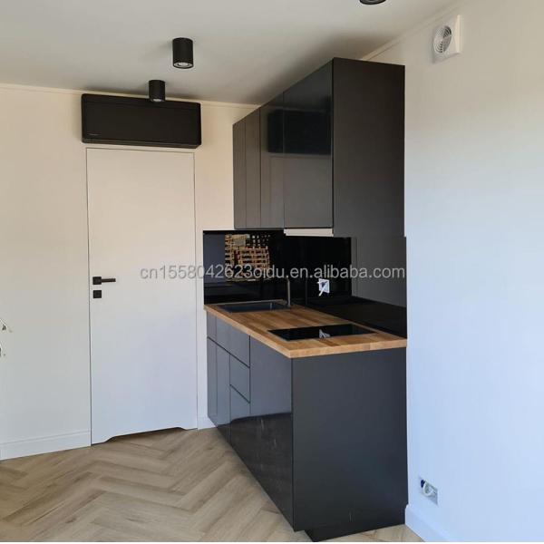 20ft Sturdy Container Homes with 50/75/100mm Wave Sandwich Panel Wall and Modern Design Prefab Shipping Tiny House