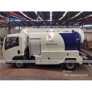 Sinotruk Howo 2MT 5000L LPG Bobtail Tanker Truck