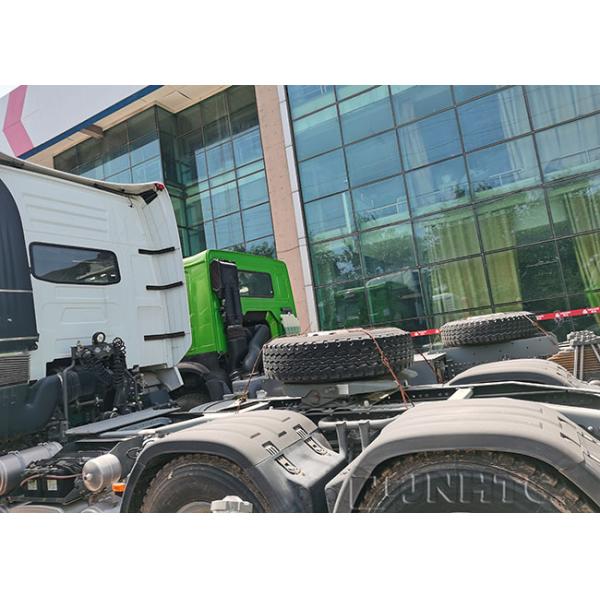 Sinotruck Howo 6x4 Tractor Truck LHD Driving Type
