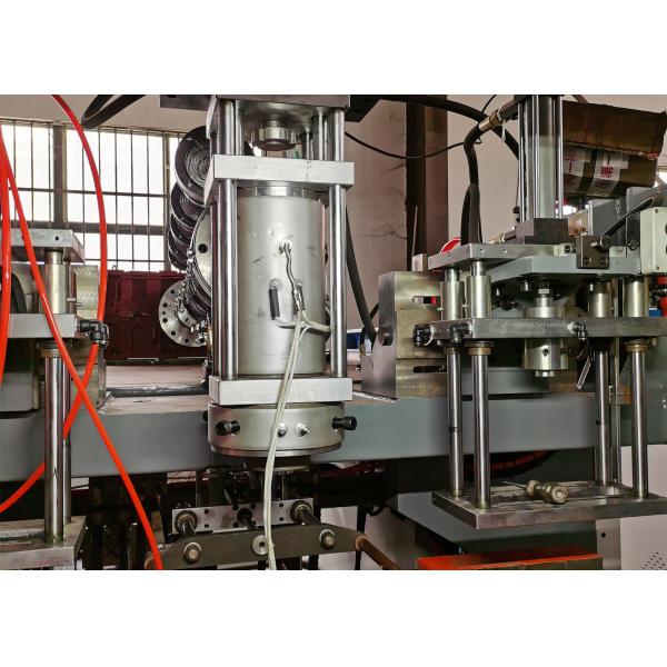 Buy 1 Layer 2 Head Fully Automatic Blow Molding Machine , 1000bph Blowing Machine For Plastic Bottle at wholesale prices