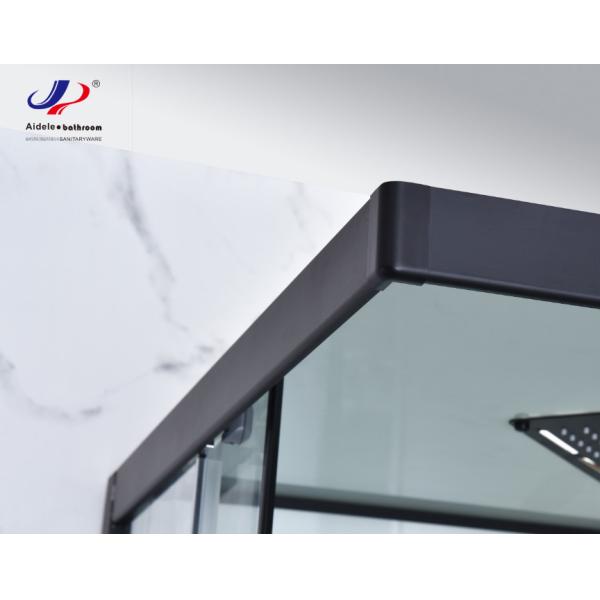 Innovative Design Shower Room With 4/5mm Tempered Glass And Matt Black Frame