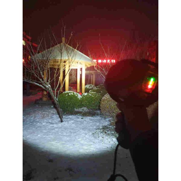 Waterproof Rechargeable Led Spotlight 1500 Lumen Handheld