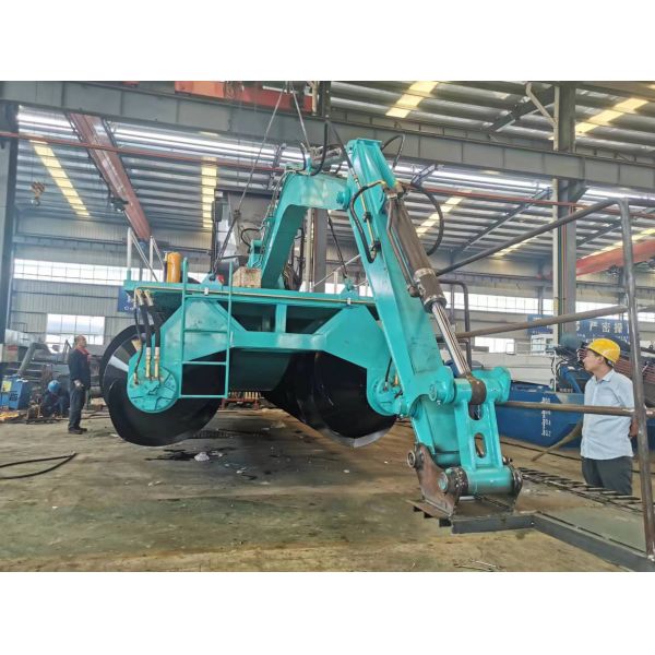 Self Propelled Amphibious Dredger 6.5m Dredging Depth 40 Inch Draught