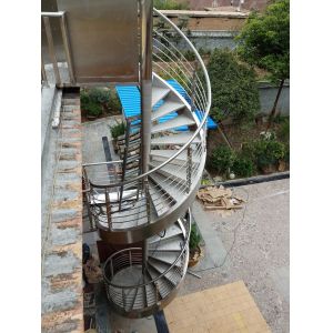 Spiral StaircaseVH04S Spiral Stainless Steel Stair Tread Beech Curved Glass