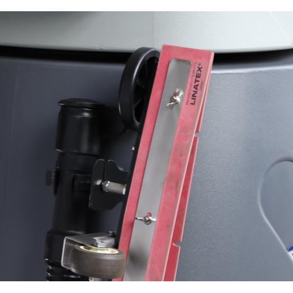 Durable Ride On Floor Scrubber Dryer With Rear Wheel Differential Drive