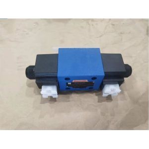 R900597186 4WE10E33/CW110N9K4 4WE10E3X/CW110N9K4 Directional Spool Valve