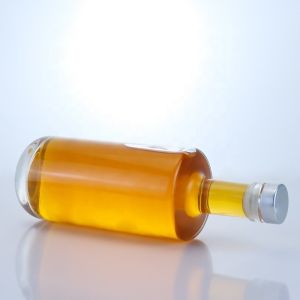 Transparent Glass Spirit Bottle with Cork for Whisky Vodka Tequila Gin Rum 500ml