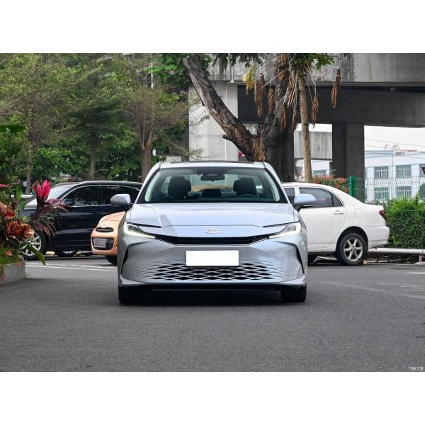 2024 Toyota Camry 4-Door Sedan 5-Seater GacT oyota 2.0 HGVP Luxury Version Sedan with 2825mm Wheelbase