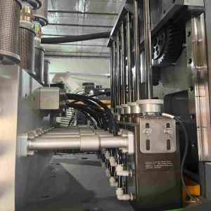 35kw Molding Plastic Water Bottle Blowing Machine High Volume Manufacturing OEM