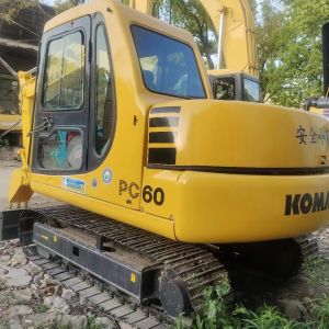Durable Komatsu Excavator With Latest Technology - Check It Out!