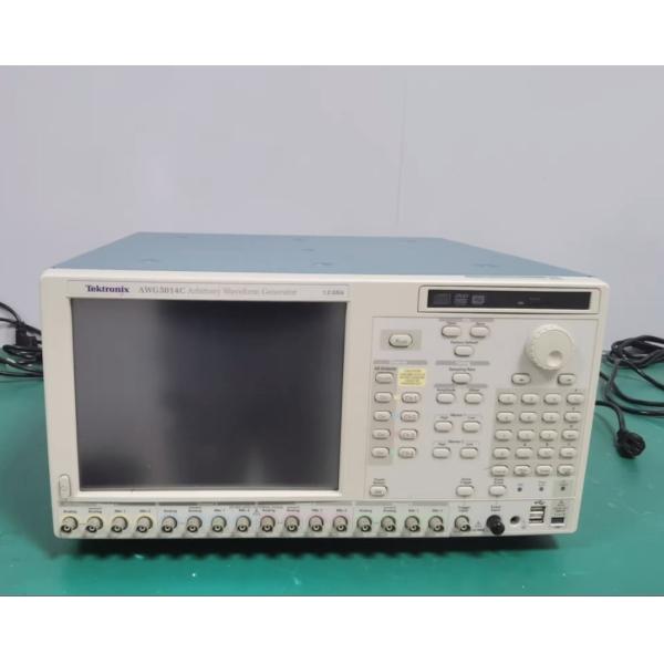 Quality Tektronix AWG5014C Arbitrary Waveform Generator 1.2 Gsample Per Second 14 Bit Resolution 4 Channel for sale